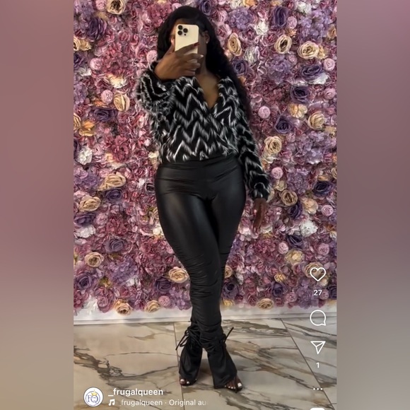 Rutched PU leather leggings - Picture 2 of 2